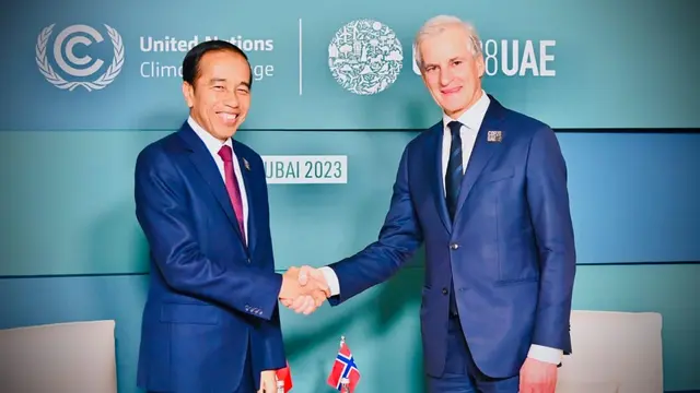 Presiden Joko Widodo melakukan pertemuan bilateral dengan Perdana Menteri Norwegia Jonas Gahr Støre di sela-sela kegiatan World Climate Action Summit (WCAS) COP28 yang digelar di Ruang Bilateral, Expo City Dubai, Persatuan Emirat Arab (PEA), Jumat (1/12/2