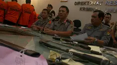 Sebanyak 17 anggota geng motor dihadirkan dalam jumpa pers di Mapolda Metro Jaya, Jakarta, (29/8/14). (Liputan6.com/Faizal Fanani).