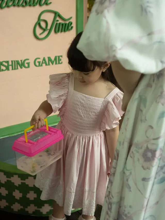 6 Potret Asmirandah Hadiri Pesta Ultah Anak Jessica Mila, Kompak Bareng Chloe