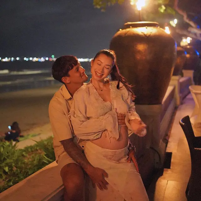 Jennifer Bachdim dan keluarga kecilnya (Instagram/jenniferbachdim)