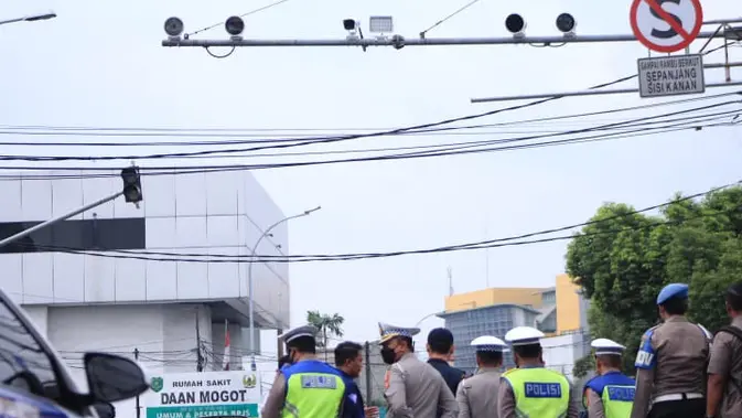 Arus Mudik Lebaran 2025: Tilang Elektronik Polri Siap Awasi Jalan Raya!