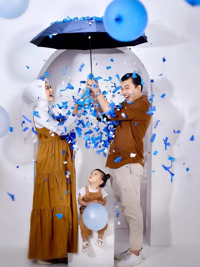 Bintang Ikatan Cinta, Ikbal Fauzi dan Novia Giana segera dikaruniai anak kedua berjenis kelamin laki-laki (Foto: @lensa_photographyvideography @abebagusrusiswan via Instagram ikbalfauzi_)