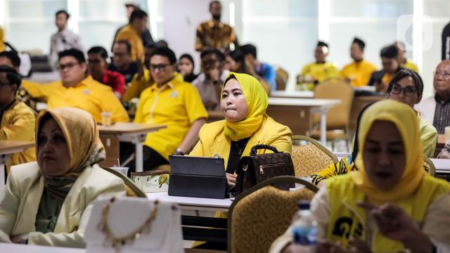 Gloria Macapagal Arroyo Sambangi Golkar Institute