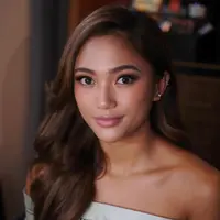 Marion Jola saat mewawancarai Ariana Grande dan Cynthia Erivo. [@by.steciaangeline]