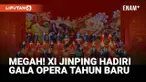 Presiden China Xi Jinping bersama para pemimpin negara menghadiri gala opera tradisional Tahun Baru 2026 di Beijing. Pertunjukan menampilkan karya klasik dan kreasi baru yang mencerminkan perkembangan seni opera tradisional China.