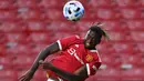 Aaron-Wan Bissaka. Bek kanan yang kini berusia 23 tahun ini didatangkan Manchester United dari Crystal Palace dengan nilai transfer 55 juta euro pada 2019/2020. Total 2 musim, ia telah tampil dalam 100 laga dengan torehan 2 gol dan 10 assist. (Foto: AFP/Paul Ellis)
