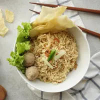 ilustrasi cwi mie ayam/copyright by Adenita (Shutterstock)