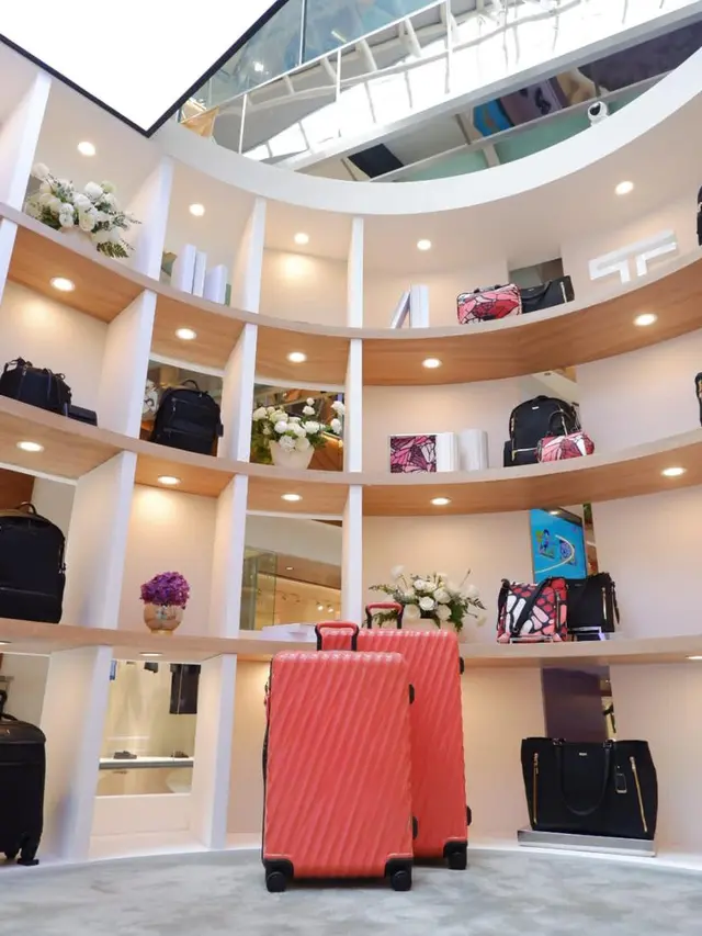 TUMI Unpack Tomorrow