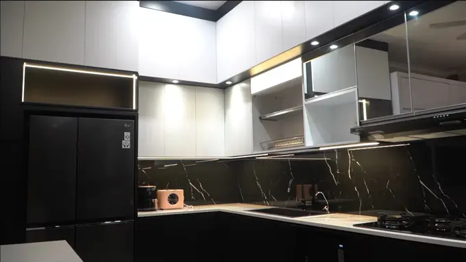 Dapur baru di rumah Irfan hakim. [Foto: YouTube/DeHakims]