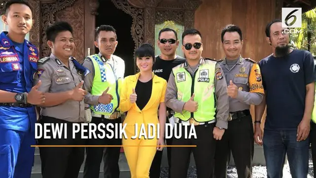 Dewi Perssik diusulkan Ditlantas Polda Metro Jaya menjadi Duta Keselamatan Berlalu Lintas.