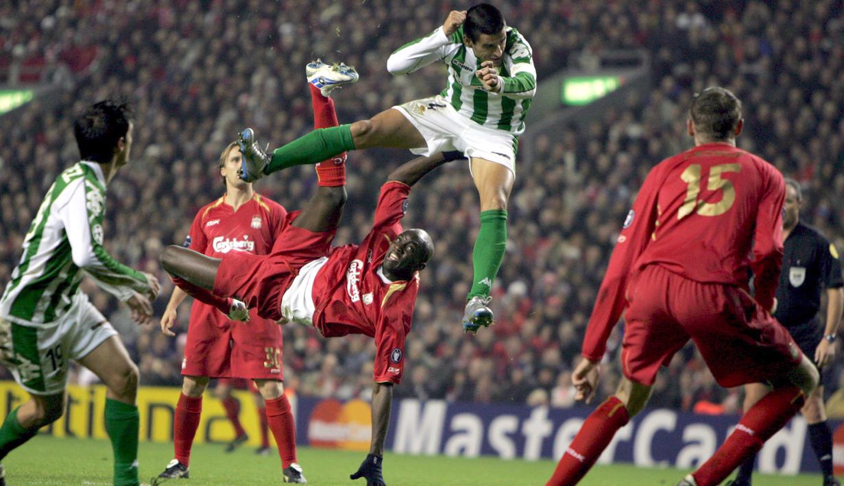 Seiring kepindahan Benitez pada tahun 2005, Mohamed Sissoko juga ikut bergabung bersama The Reds dengan mahar 5.6 juta poundsterling. Bersama Liverpool Sissoko tampil sebanyak 51 kali dan mencetak satu gol. (EPA/Tom Hevezi)