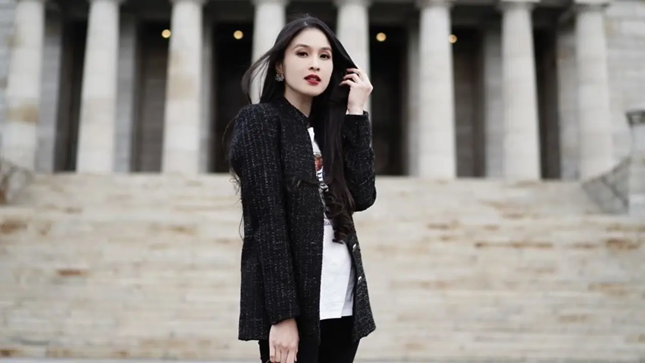 Sandra Dewi hamil anak kedua