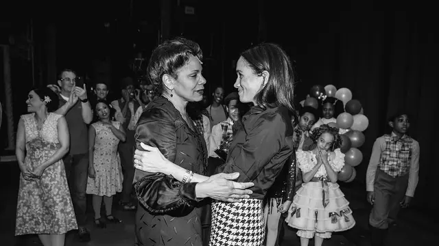 Meghan Markle Dikawal 4 Mobil Saat Pergi Nonton Pertunjukan Teater Broadway, Dinilai Lebay Dibandingkan Taylor Swift