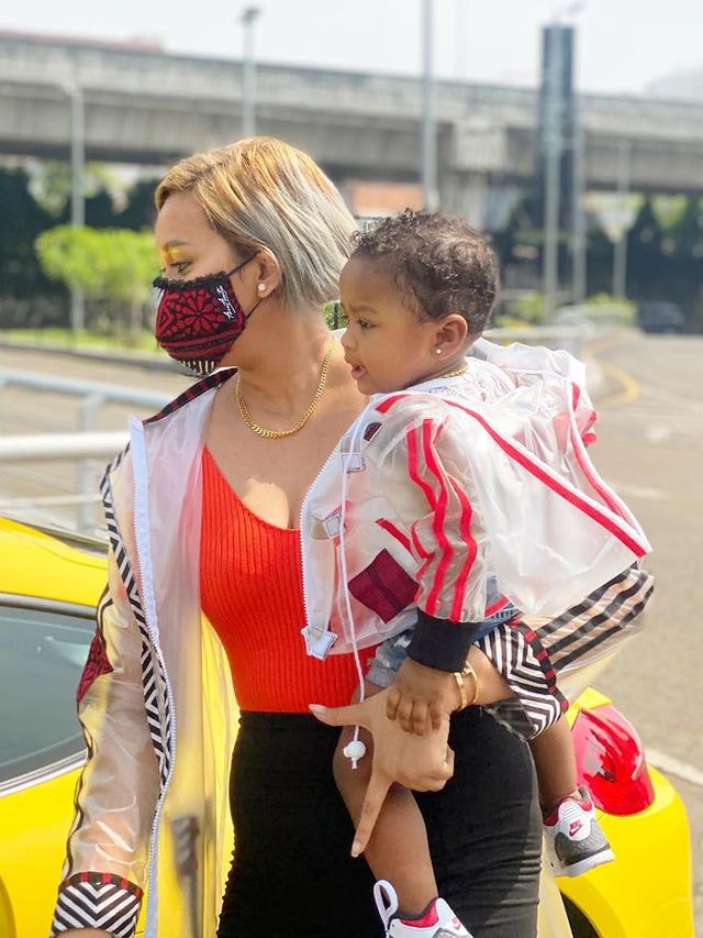 Hamil Anak Ke-2, Ini 7 Momen Kimmy Jayanti Bersama Baby Kira