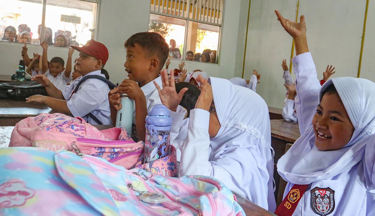 MPLS juga bertujuan membangun kekompakan dan kebersamaan antara siswa dan guru. (merdeka.com/Arie Basuki)