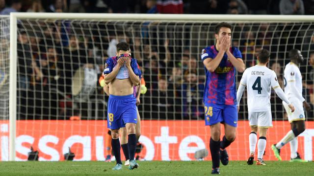 Foto: Reaksi Pemain Barcelona Usai Hampir Tumbang dari Napoli di Liga Europa, Ferran Torres Paling Kecewa