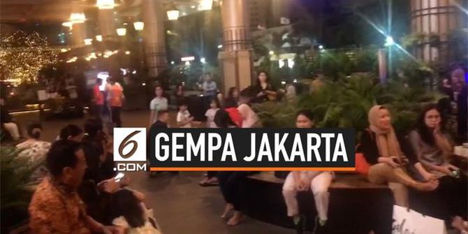 VIDEO: Gempa Banten Guncang Jakarta, Pengunjung Mal Berhamburan