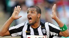 Reaksi gelandang Juventus asal Brasil Felipe Melo di laga lanjutan Serie A melawan Bari yang berlangsung di Stadio San Nicola, 29 Agustus 2010. AFP PHOTO / ANDREAS SOLARO