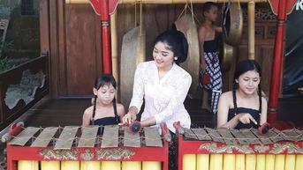 FOTO: Gaya Erina Gudono Pakai Kebaya, Pancarkan Aura Wanita Tanah Jawa