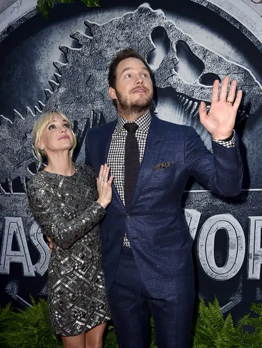 “Dia (Chris) telah pergi untuk berbagai projek dan tidak pernah mudah. Dia (Anna) selalu tampak bahagia saat suaminya kembali dari syuting film. Aku yakin ini sangat berat untuk mereka, sibuk dengan karier dan buah hatinya,” tambanya. (AFP/Kevin Winter)