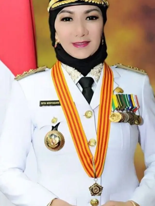 [Bintang] Wajah Tak Mulus Lagi, Begini Penampilan Rita Widyasari yang Jadi Bulan-bulanan Netizen