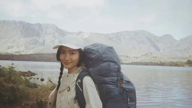 Potret Outfit Febby Rastanty Saat naik gunung, credit: @nizamalija