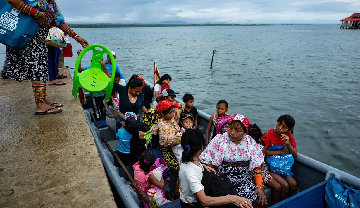 Kondisi ini membuat 300 keluarga yang tinggal di pulau itu harus menghadapi ancaman evakuasi di tahun-tahun mendatang. (MARTIN BERNETTI / AFP)