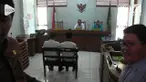 Pengacara 2 terdakwa penganiaya suporter Persija minta keringanan hukuman. Keduanya diminta tidak dihukum penjara namun dititip di Pesantren selama 2 tahun