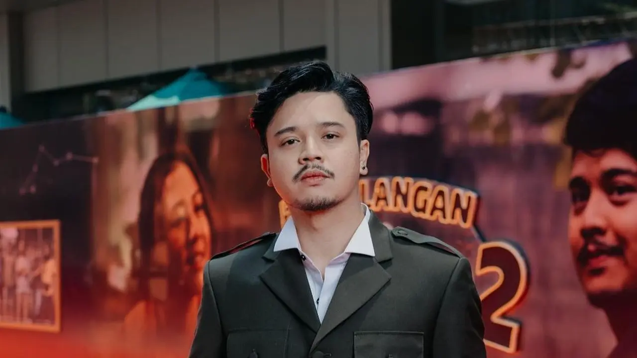 Gaya Serasi Sherina Munaf dan Derby Romero dengan Nuansa Magis di Gala Premier Petulangan Sherina 2