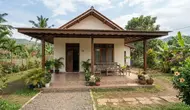 6 Model Rumah Kampung Sederhana dengan Teras Luas, Nyaman untuk Bersantai