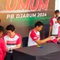 Liliyana Natsir dan Tontowi Ahmad saat mengadakan meet and greet dengan peserta Audisi Umum PB Djarum 2024 di GOR Djarum, Jati, Kudus pada Jumat (13/9/2024). (Liputan6.com/Melinda Indrasari)