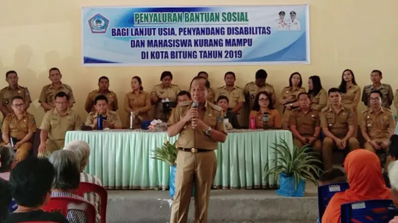 Pemerintah Kota Bitung Salurkan Bansos Senilai Rp 1,9 Miliar