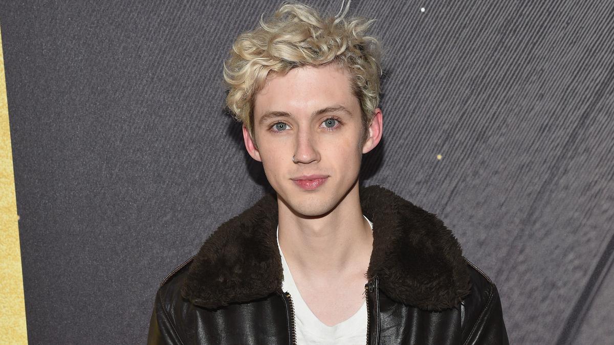 Lirik Lagu Angel Baby - Troye Sivan