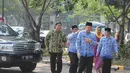 Plt Gubernur DKI Jakarta Basuki Tjahaja Purnama  atau Ahok tiba di lokasi upacara, Jakarta, Senin (10/11/2014). (Liputan6.com/Herman Zakharia)