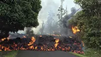 Lava pijar dari letusan Gunung Kilauea di Hawaii. (USGS/AP)