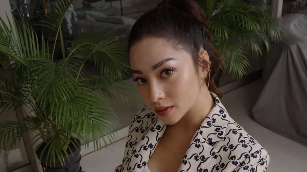 Gaya hamil Nikita Willy