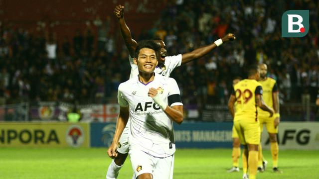 Bek Persik Kediri, Vava Mario Yagalo.