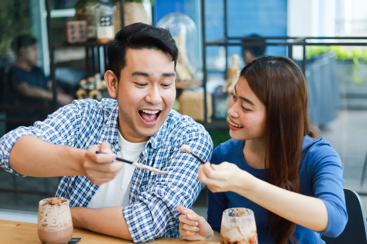 pasangan cinta