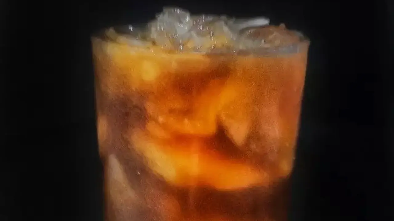 Resep es kopi tubruk air kelapa. (dok. Cookpad @itadarwis)