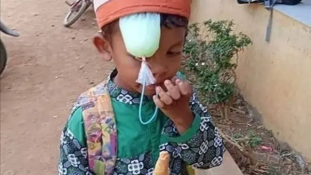 7 Cara Netizen Minum dengan Sedotan Ini Bikin Geleng Kepala, Enggak Habis Pikir