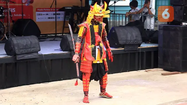 Salah satu cosplayer asal Bogor dengan kostum ala zirah samurai Jepang, dalam Oasis Anime Fest di Sukabumi (Liputan6.com/Fira Syahrin).