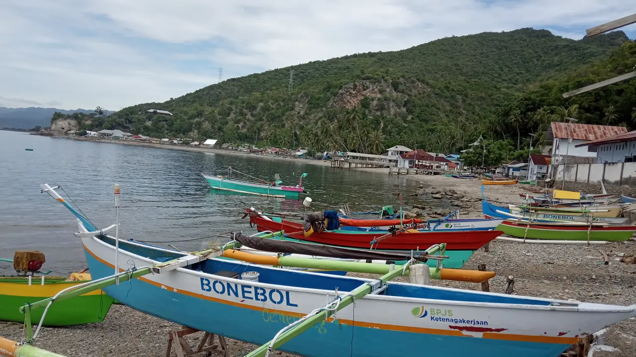 Pantai Botubarani Gorontalo