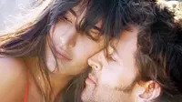 Adegan Romantis Hrithik Roshan-Katrina Kaif Hingga Subuh