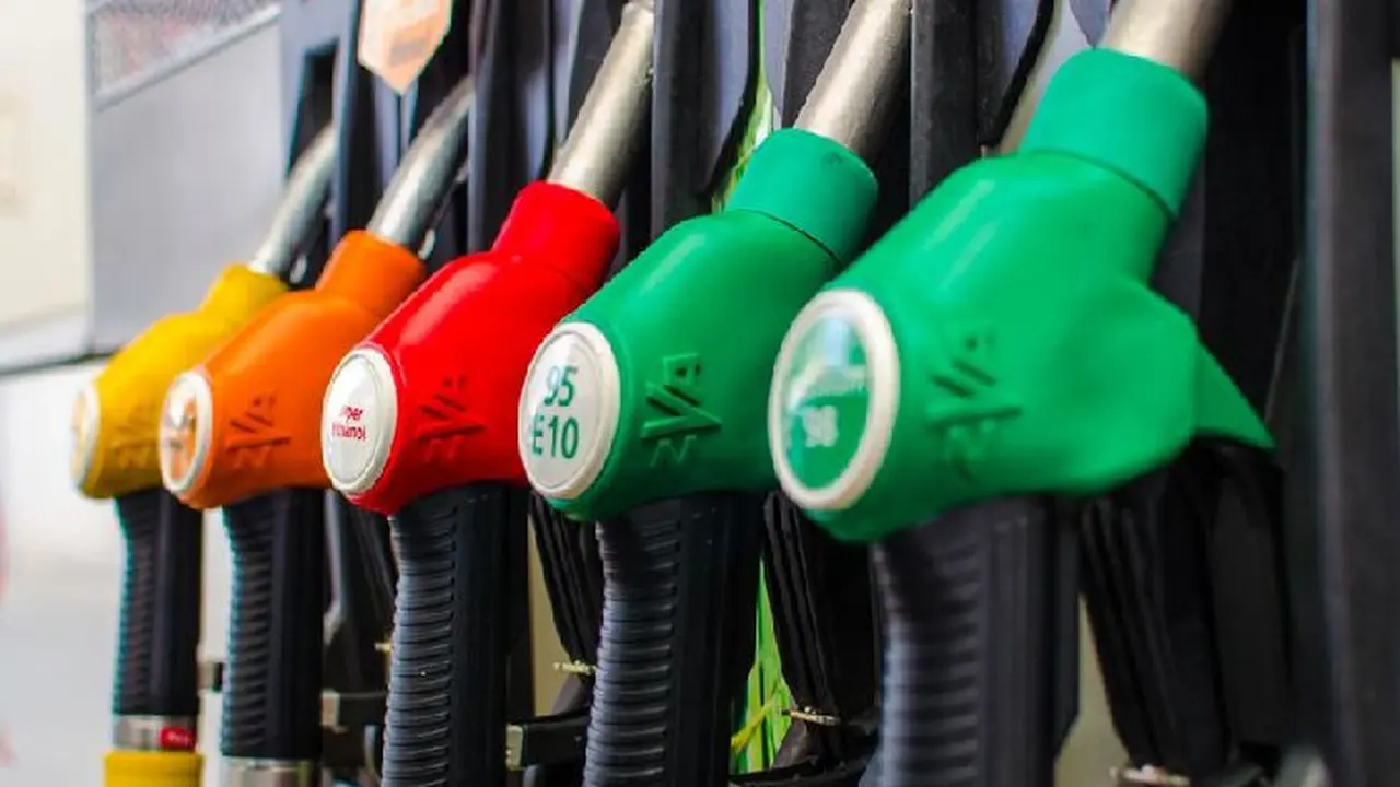 Perancis larang mobil bensin dan diesel (Foto: Motor1)