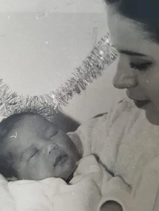 Potret Ira Wibowo Kecil (Instagram/irawbw)