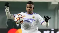 Rodrygo - Pemain berusia 20 tahun ini terus menunjukan performa apik di setiap kesempatan bermain yang diberikan pelatih. Sejauh ini Rodrygo berhasil mendulang 11 gol dan 14 assist dari 79 pertandingan yang sudah dijalani bersama Los Blancos. (AP/Sergei Grits)