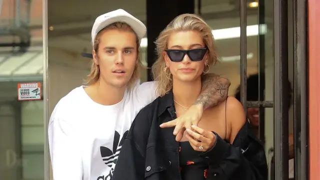 [Bintang] Hailey Baldwin - Justin Bieber