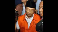 Ketua DPRD Kabupaten Bangkalan, Fuad Amin Imron ditahan di Rutan POMDAM Jaya Guntur Jakarta Selatan, Selasa (2/12/2014). (Liputan6.com/Miftahul Hayat)