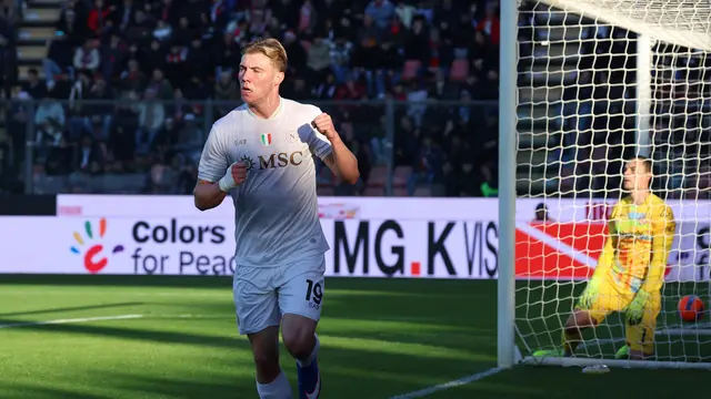 Selebrasi Rasmus Hojlund usai menjebol gawang Emil Audero di laga Cremonese vs Napoli di pekan ke-17 Liga Italia 2025/2026 di Stadio Giovanni Zini, Minggu (28/12/2025).