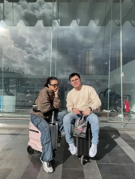 <p>Walaupun demikian, penampilan Fuji kali ini tetap menuai pujian. Mungkin Fuji ingin memberikan variasi di penampilannya kali ini. [Foto: Instagram/fuji_an]</p>